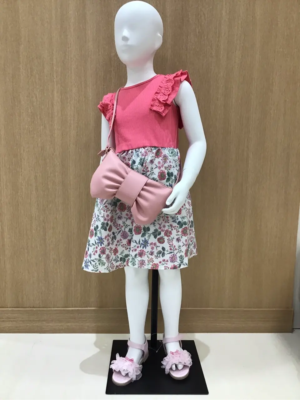 ANY 鈴木 コーディネート画像