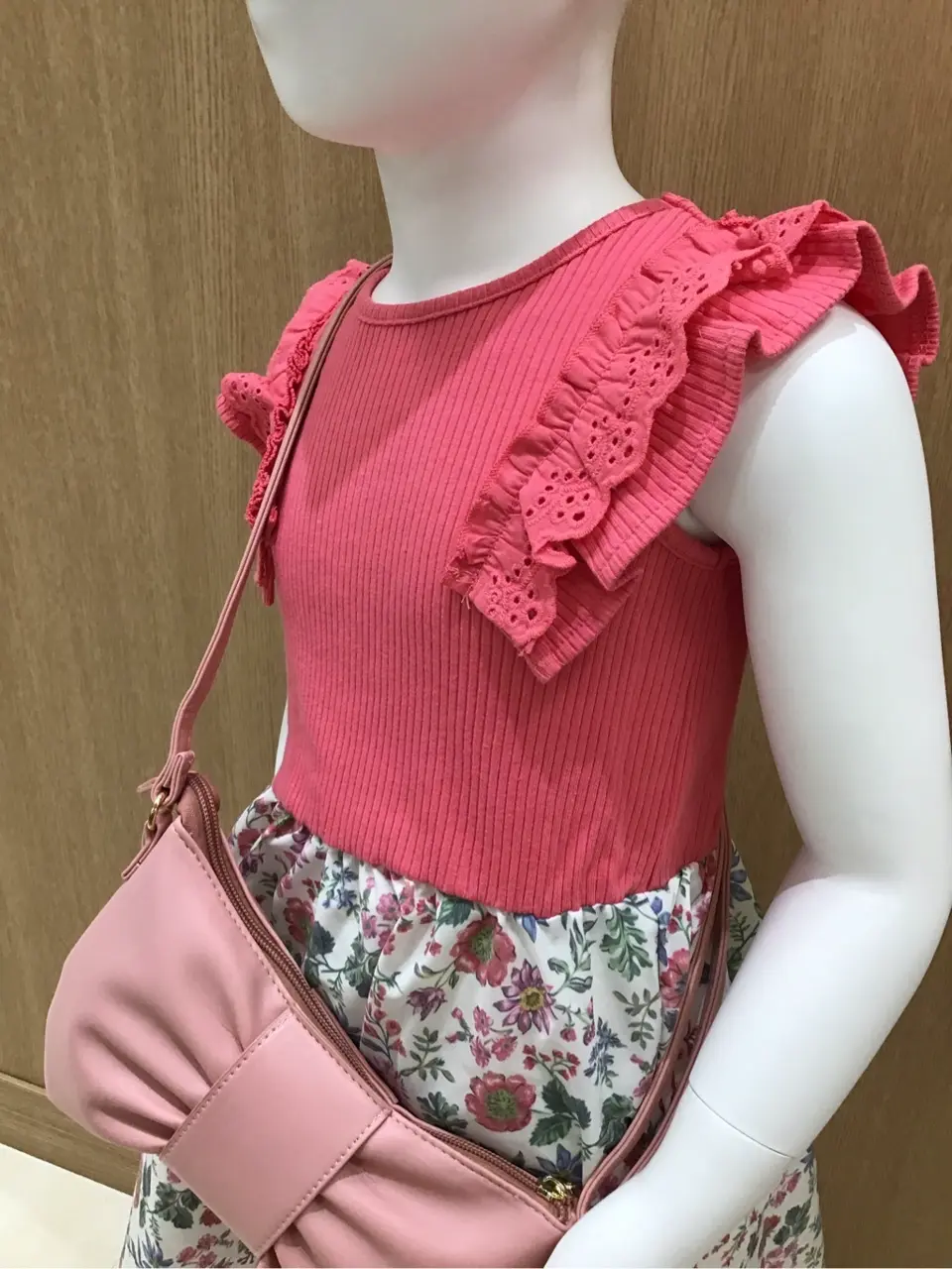 ANY 鈴木 コーディネート画像