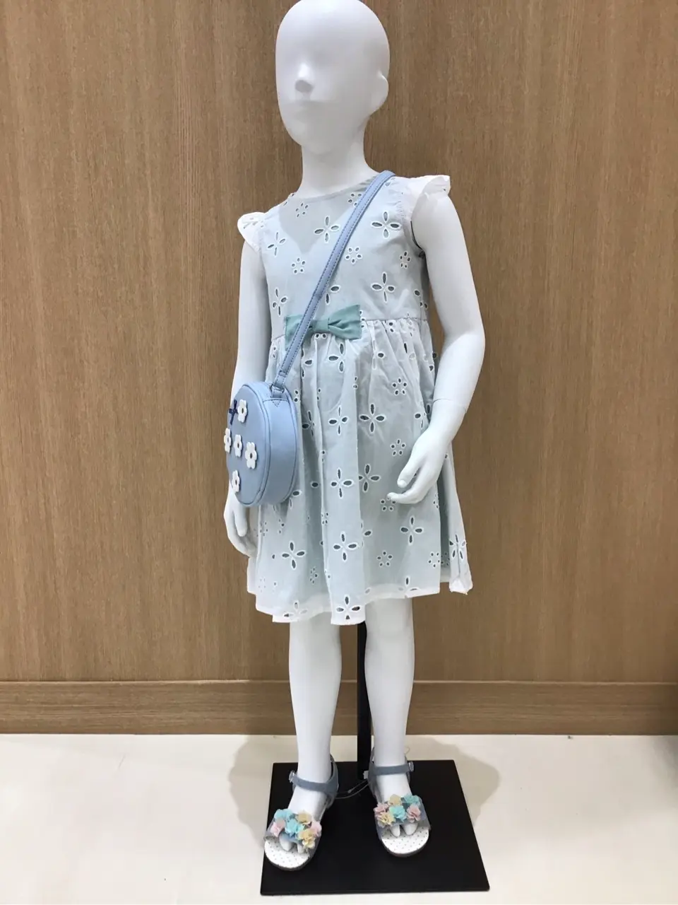 ANY 鈴木 コーディネート画像