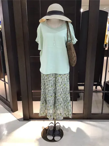 ANY 渡邊 コーディネート画像