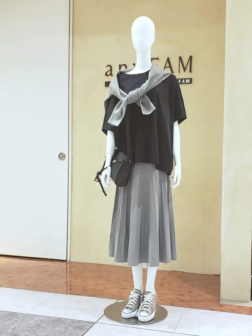  三宅 コーディネート画像