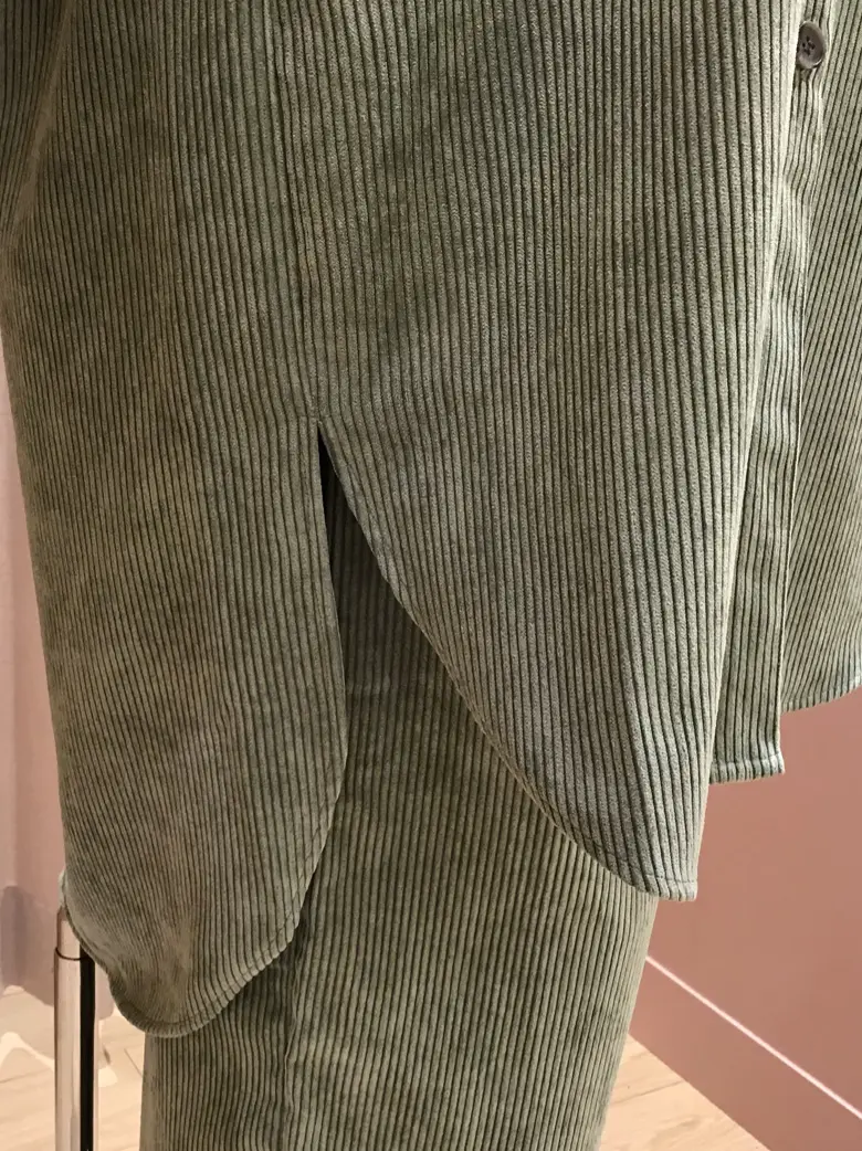 ANY 本吉 コーディネート画像