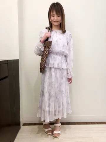 Feroux スタッフ コーディネート画像