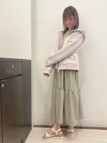 Feroux スタッフ コーディネート画像