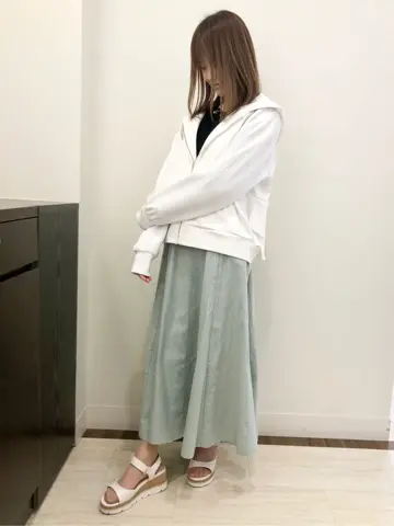 Feroux スタッフ コーディネート画像