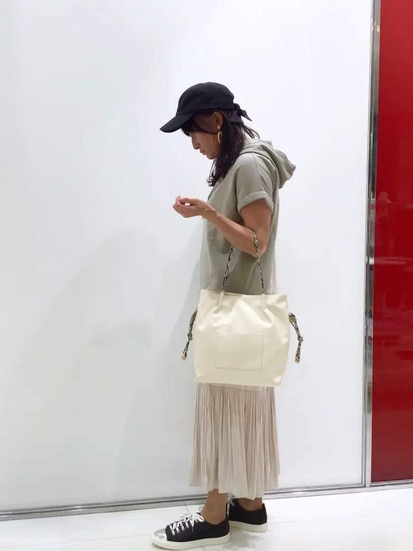 Feroux スタッフ コーディネート画像