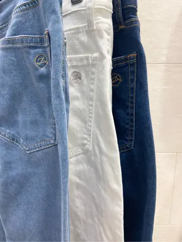 Feroux スタッフ コーディネート画像