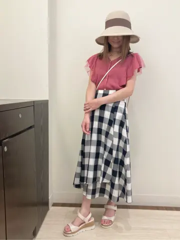 Feroux スタッフ コーディネート画像