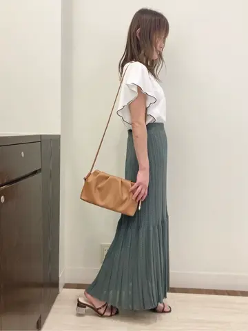 Feroux スタッフ コーディネート画像