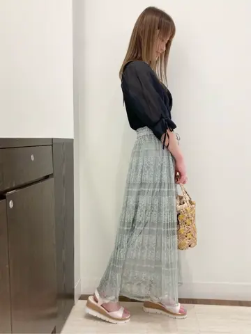 Feroux スタッフ コーディネート画像