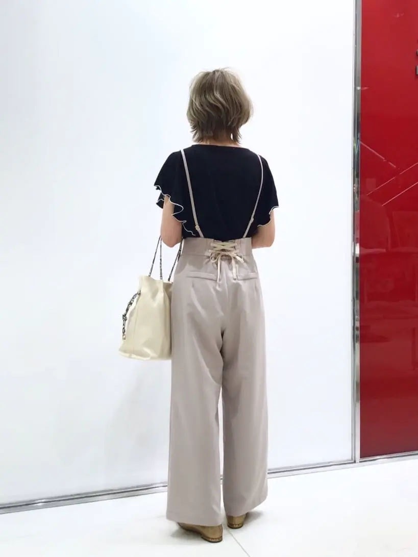 Feroux スタッフ コーディネート画像