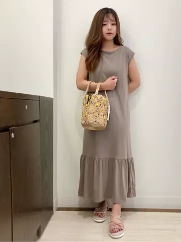 Feroux スタッフ コーディネート画像