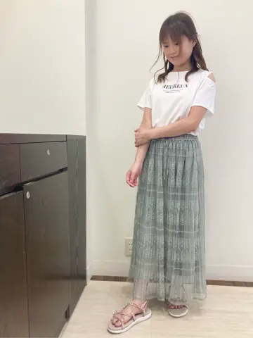 Feroux スタッフ コーディネート画像