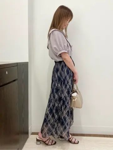 Feroux スタッフ コーディネート画像