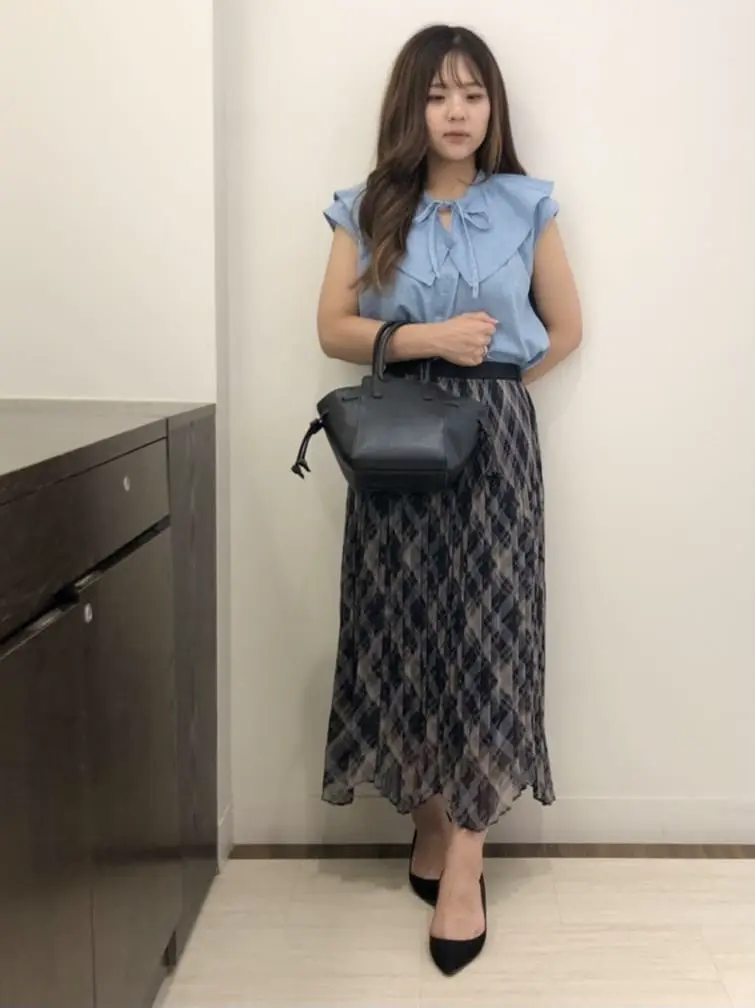 Feroux スタッフ コーディネート画像