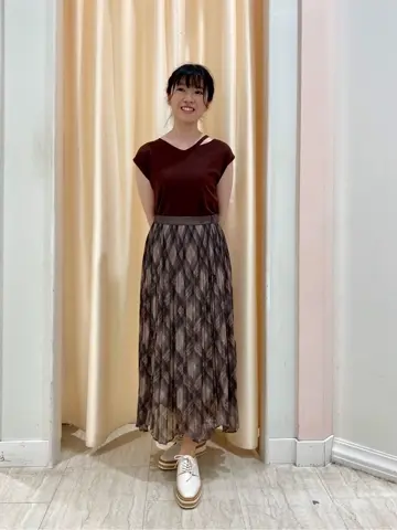 Feroux スタッフ コーディネート画像