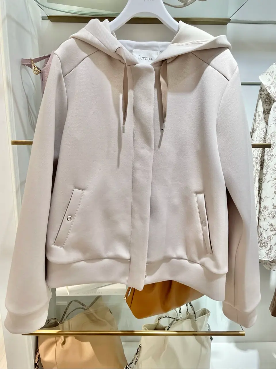 Feroux スタッフ コーディネート画像