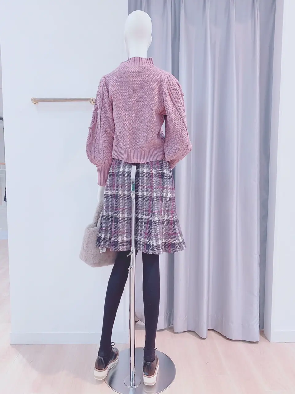 Feroux スタッフ コーディネート画像