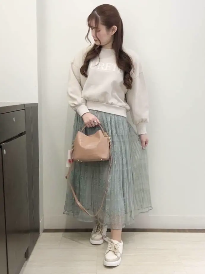 Feroux スタッフ コーディネート画像