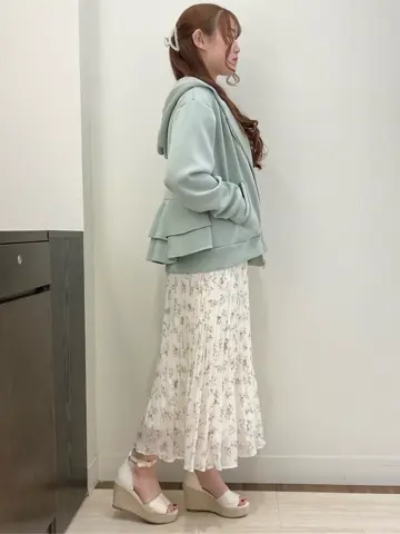 Feroux スタッフ コーディネート画像