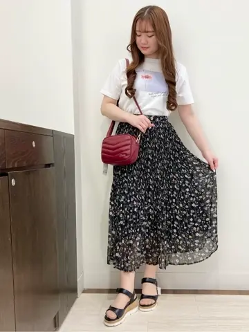 Feroux スタッフ コーディネート画像