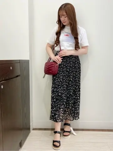 Feroux スタッフ コーディネート画像