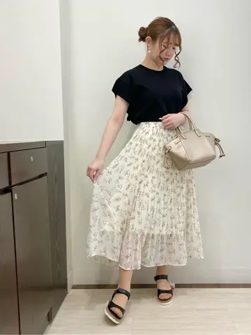 Feroux スタッフ コーディネート画像