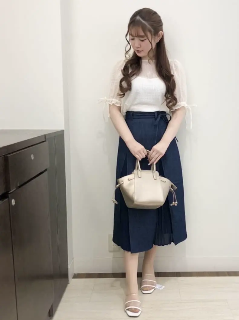 Feroux スタッフ コーディネート画像