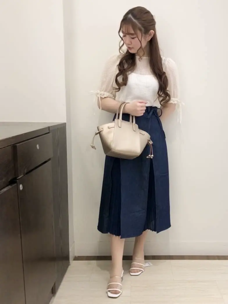 Feroux スタッフ コーディネート画像