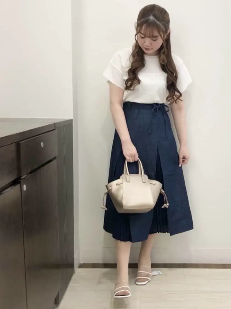 Feroux スタッフ コーディネート画像