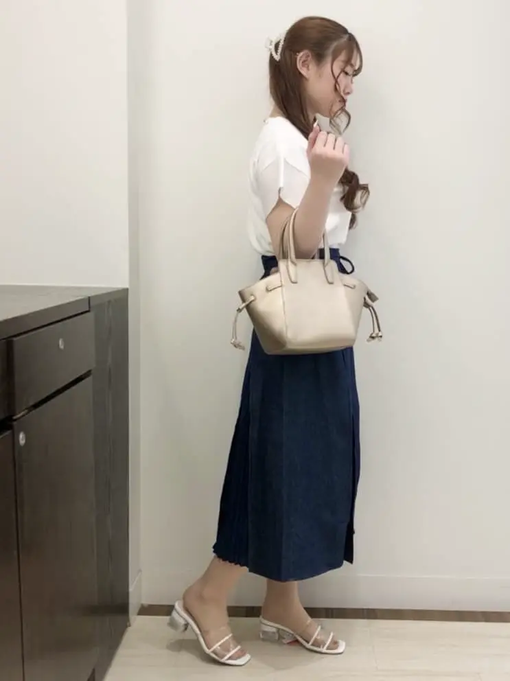 Feroux スタッフ コーディネート画像