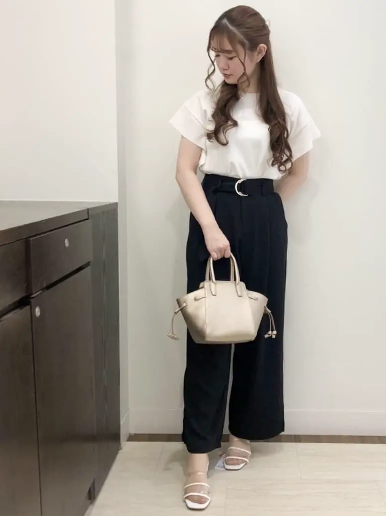 Feroux スタッフ コーディネート画像