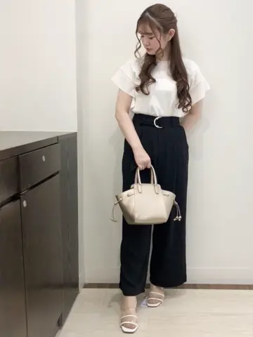 Feroux スタッフ コーディネート画像