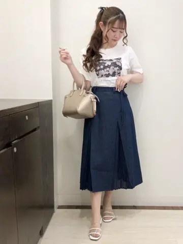 Feroux スタッフ コーディネート画像