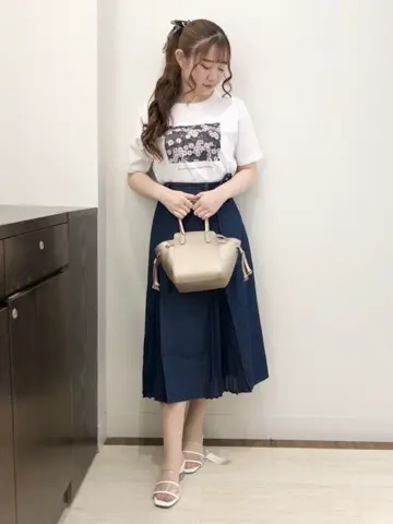 Feroux スタッフ コーディネート画像