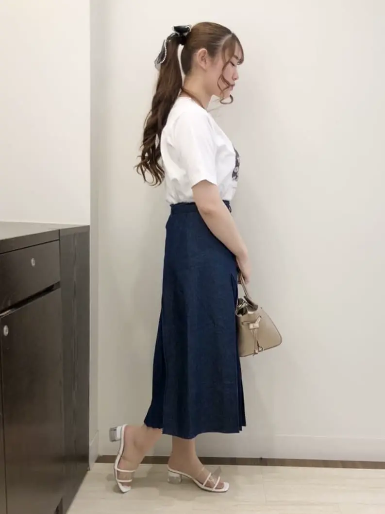 Feroux スタッフ コーディネート画像