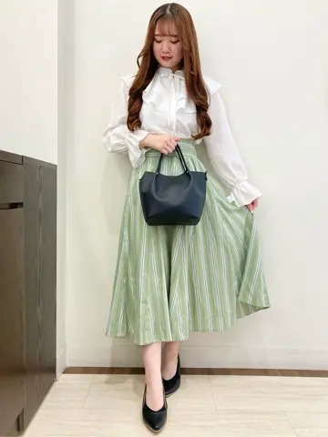 Feroux スタッフ コーディネート画像