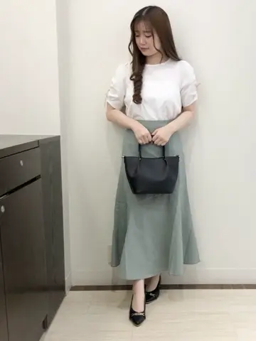 Feroux スタッフ コーディネート画像