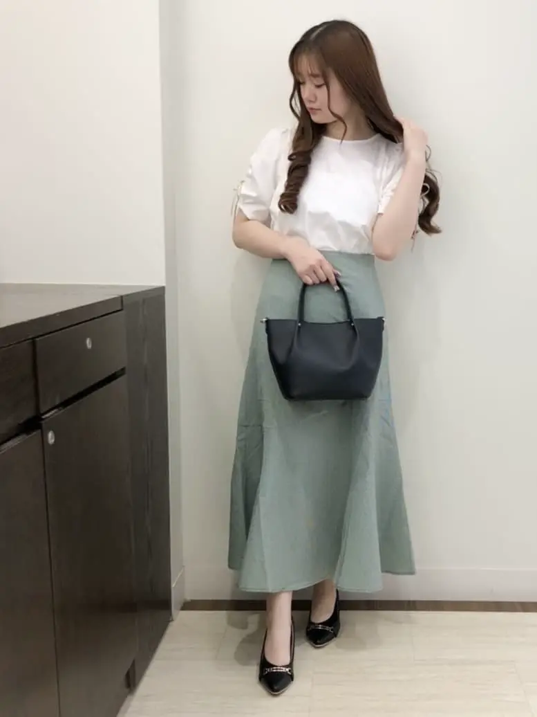 Feroux スタッフ コーディネート画像