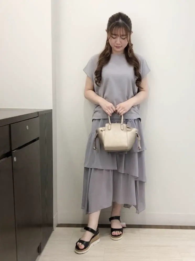 Feroux スタッフ コーディネート画像