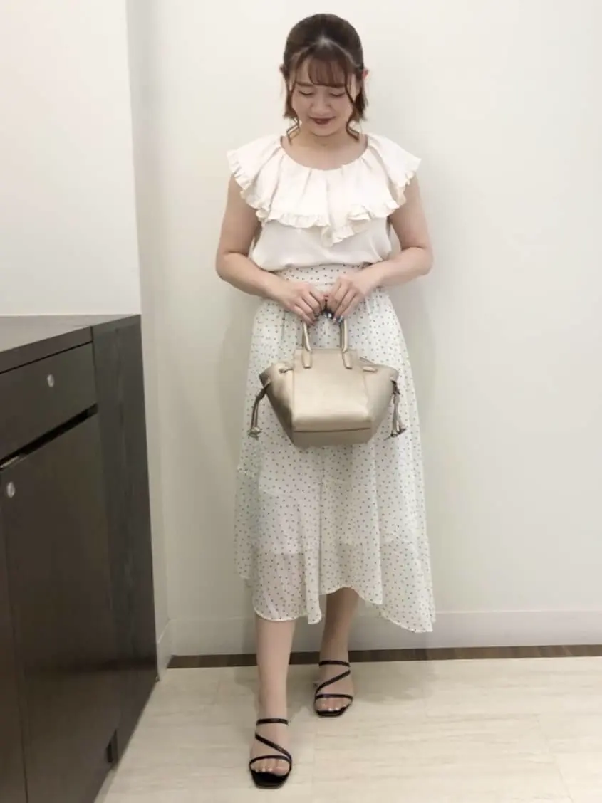 Feroux スタッフ コーディネート画像