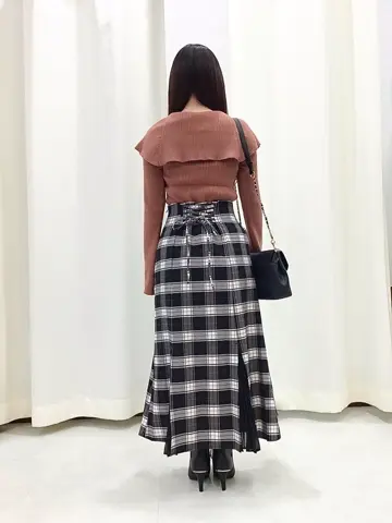 Feroux スタッフ コーディネート画像