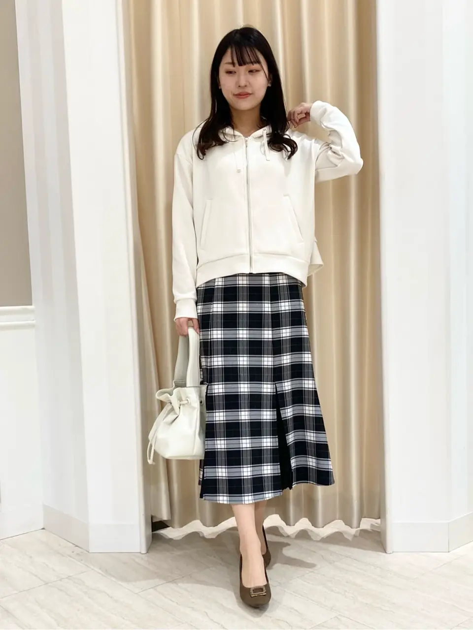 Feroux スタッフ コーディネート画像