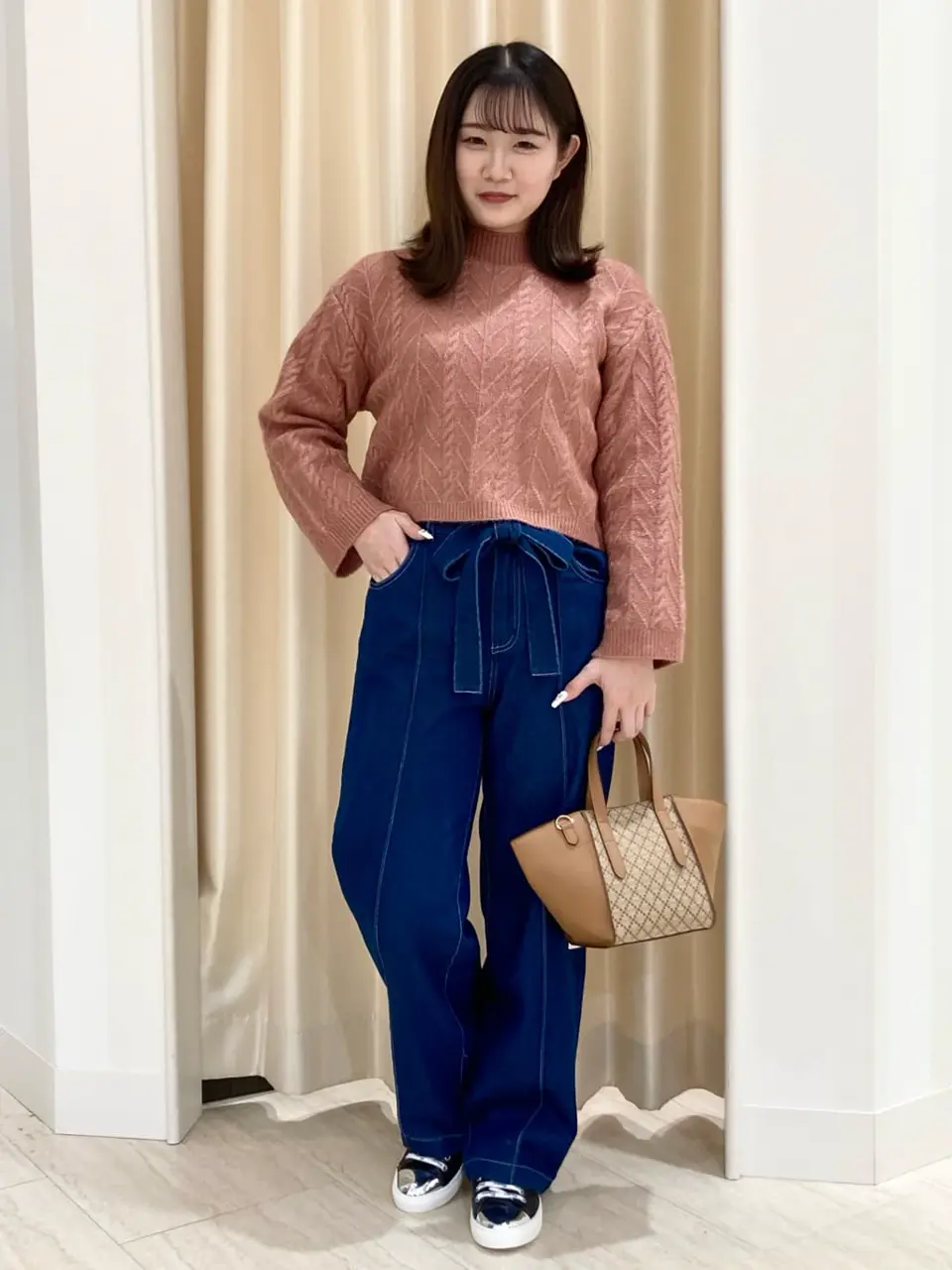 Feroux スタッフ コーディネート画像