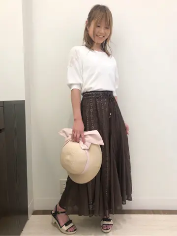 Feroux スタッフ コーディネート画像