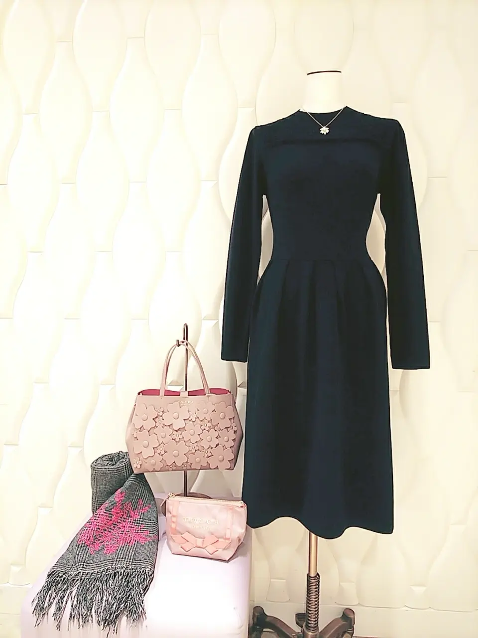  スタッフf コーディネート画像