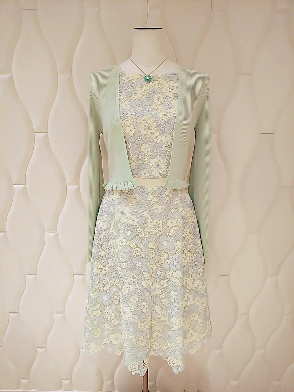  スタッフf コーディネート画像