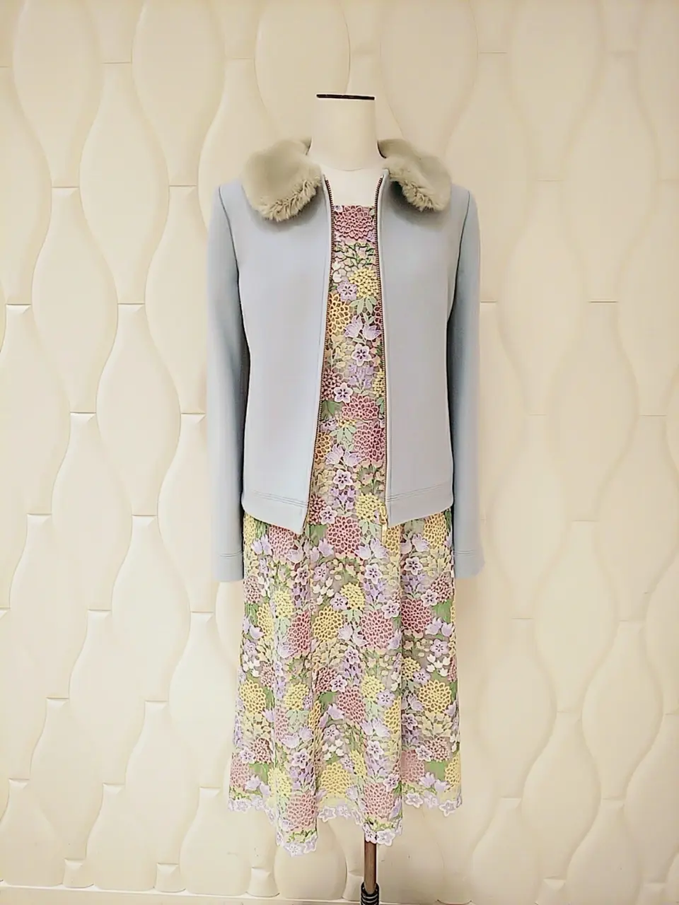  スタッフf コーディネート画像