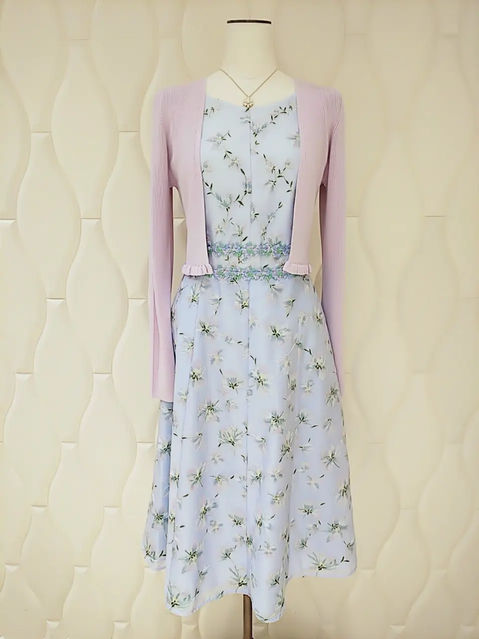  スタッフf コーディネート画像