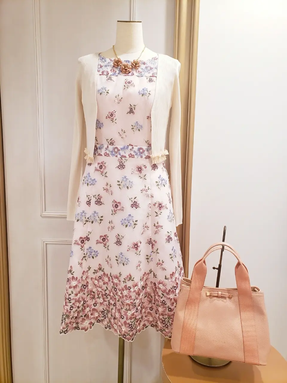  スタッフＳ コーディネート画像